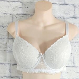 🔵BOGO FREE🔵 Kiss & Tell White Lace Underwire Bra 40D Lightly Padded